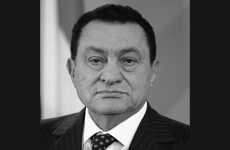 رئيس الدولة ونائبه ومحمد بن زايد يعزون الرئيس المصري 