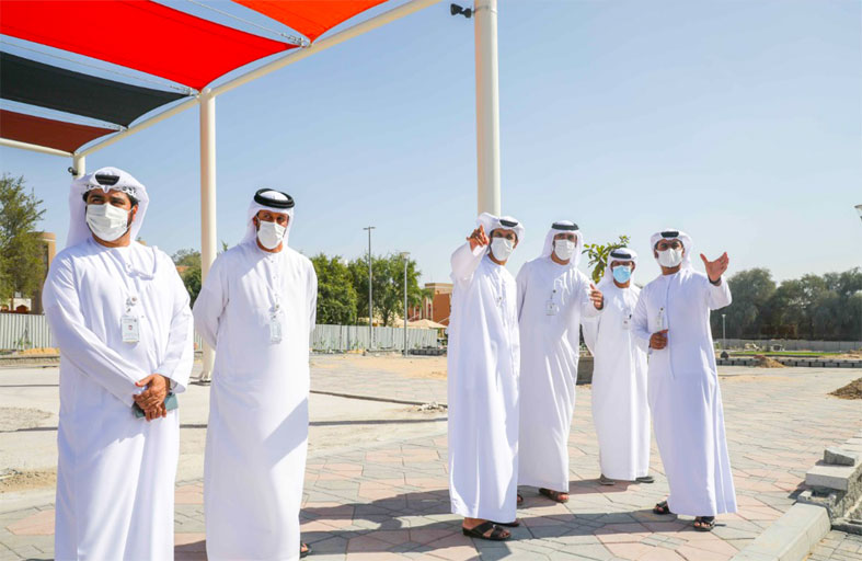 مدير عام بلدية منطقة الظفرة يتفقد عدداً من المشاريع بمدينة زايد