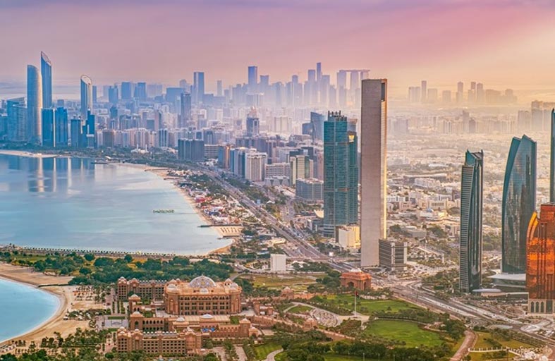 أبوظبي تستضيف مسيرة شعلة الاتحاد الدولي للشطرنج