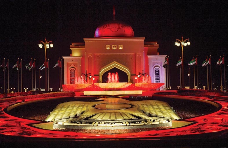 أشهر معالم الإمارات والعالم العربي تكتسي بألوان الكوكب الأحمر بالتزامن مع وصول مسبار الأمل إلى المريخ