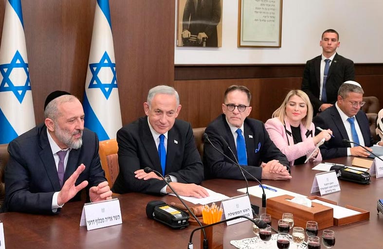 تقرير: 4 صراعات داخل ائتلاف نتنياهو الحكومي تهدد بانهياره