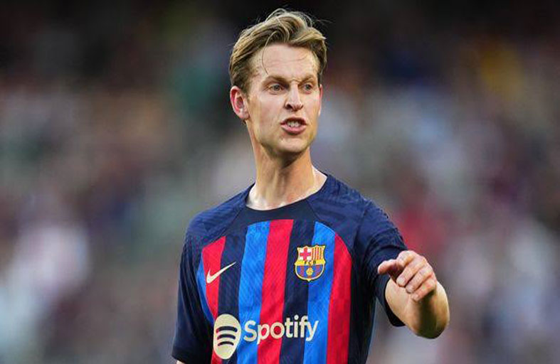 مانشستر سيتي يجهز عرضاً لضم دي يونغ