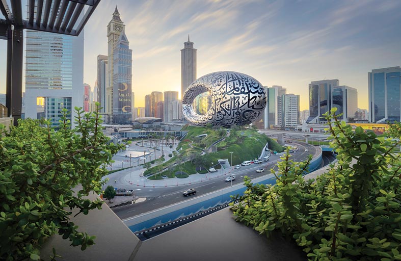 زوار متحف المستقبل.. موعد مع رحلة إلى مستقبل جديد للإنسانية تصنعه الإمارات اليوم