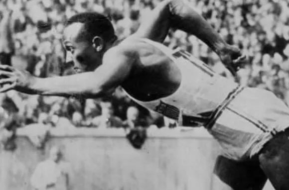 أساطير الأولمبياد.. من جيسي أوينز إلى بوب بيمون 