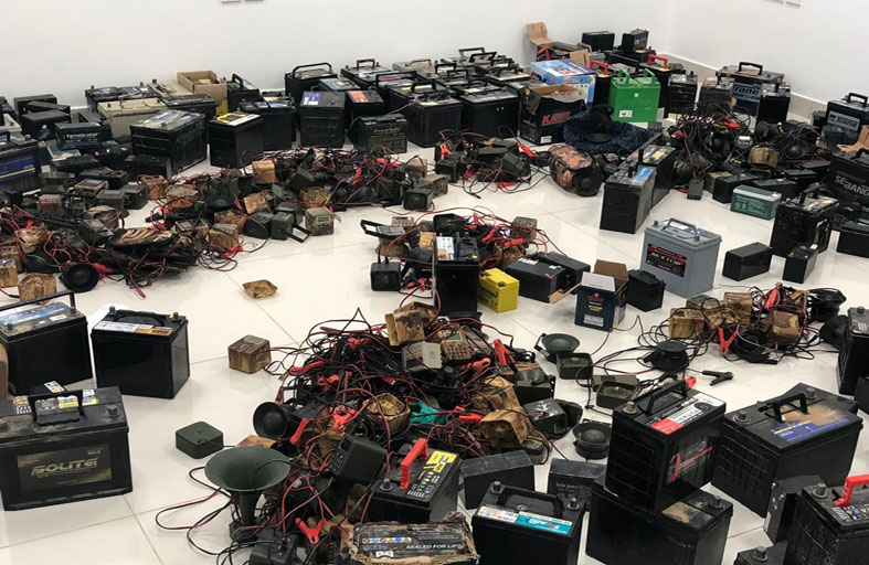 هيئة البيئة والمحميات الطبيعية بالشارقة تصادر 1265 جهازاً لإصدار أصوات الطيور المحظورة