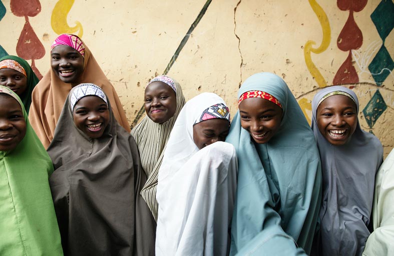 (القلب الكبير) توحد جهودها مع (نماء) و(صندوق ملالا) لتستكمل 65 ألف طالبة في نيجيريا تعليمهن (عن بعد)