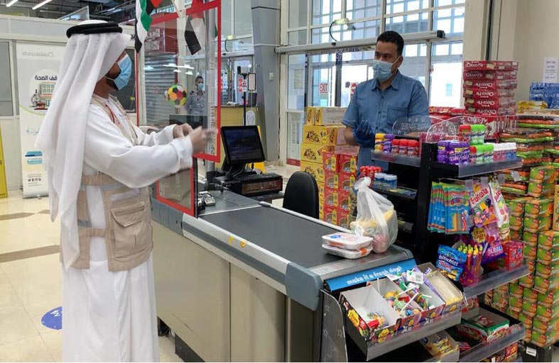 بلدية منطقة الظفرة تواصل حملات التوعية بالإجراءات الاحترازية