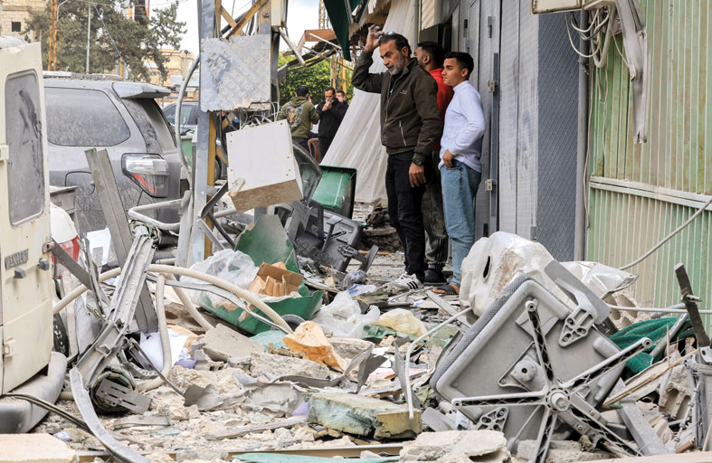 قصف متجدد لضاحية بيروت.. ومقتل جندي لبناني 