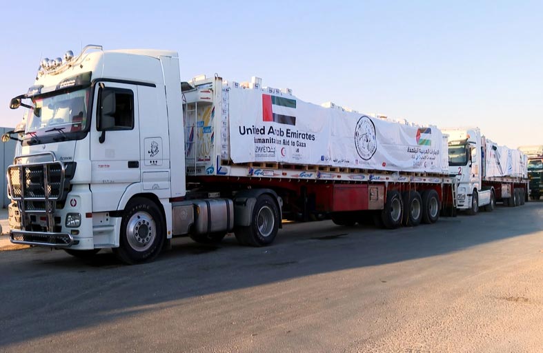 وصول قافلة مساعدات إماراتية إلى قطاع غزة لإغاثة الأسر الفلسطينية النازحة وذلك لأول مرة منذ إغلاق معبر رفح