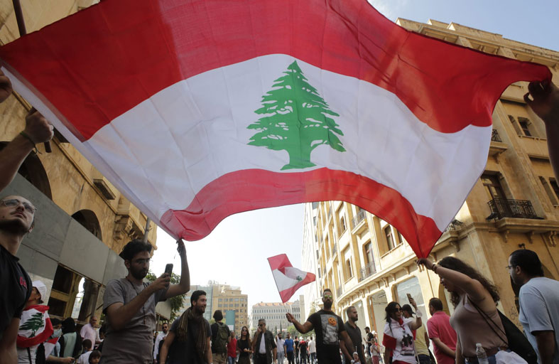 الوقود الإيراني... طهران تمكن الاستثمار الصيني في لبنان