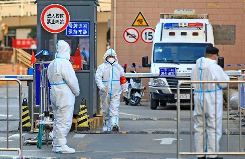 فيتنام تفتح المدارس بعد إغلاقها لمدة عام 