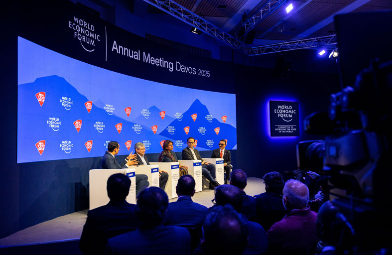 مشاركة فاعلة لموانئ دبي العالمية في دافوس 2025