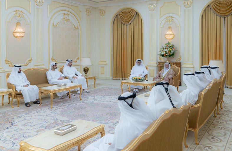 حاكم الشارقة يستقبل أعضاء مجلس القضاء