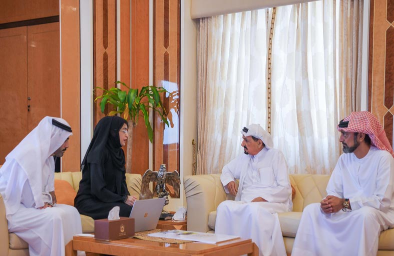 حاكم عجمان يطلع على النتائج الرئيسية لمسح دخل وإنفاق الأسرة في الإمارة 