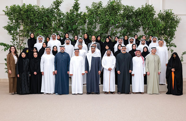 رئيس الدولة: كبار المواطنين هم القدوة التي نستلهم منها قوة الإرادة والعزيمة لمواصلة مسيرة التقدم والبناء