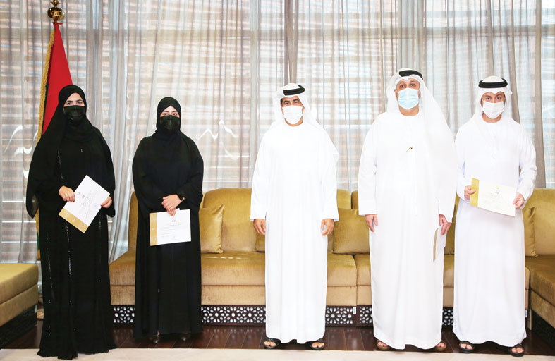 قضاء أبوظبي تمنح تراخيص الدفعة الثانية من كتاب العدل الخاص