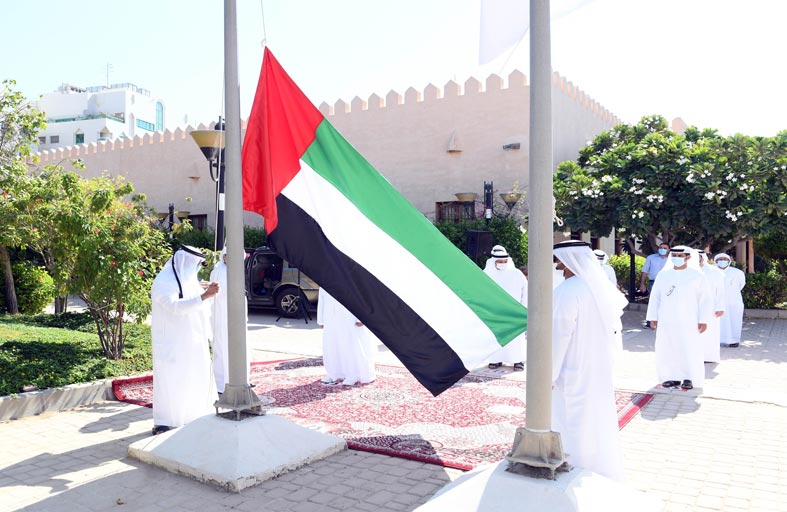 نادي تراث الإمارات يحتفي بيوم العلم