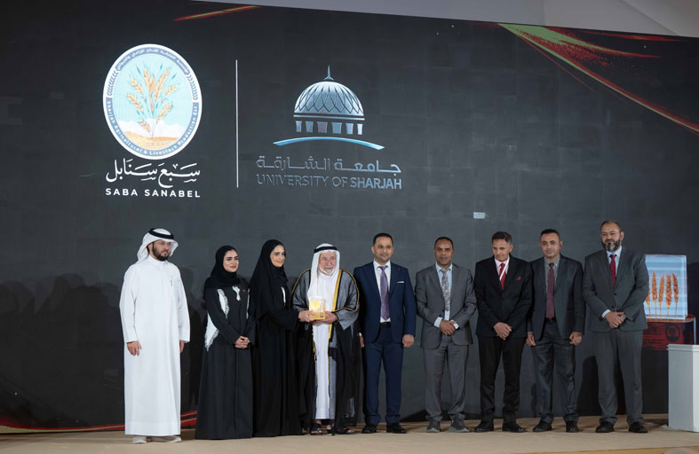 حاكم الشارقة يشهد حصاد الموسم الرابع لمزرعة القمح بمليحة ويطلق علامة «قَند» التجارية 