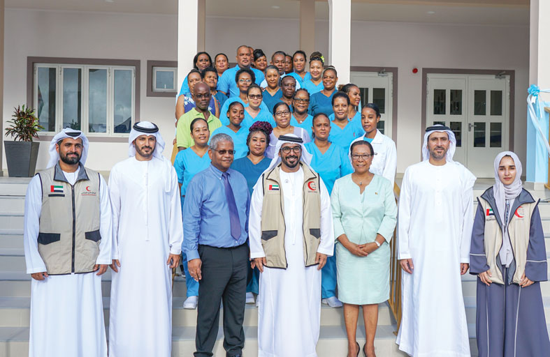 بمكرمة من الشيخة فاطمة بنت مبارك .. رئيس سيشل يفتتح مستشفى لاديج