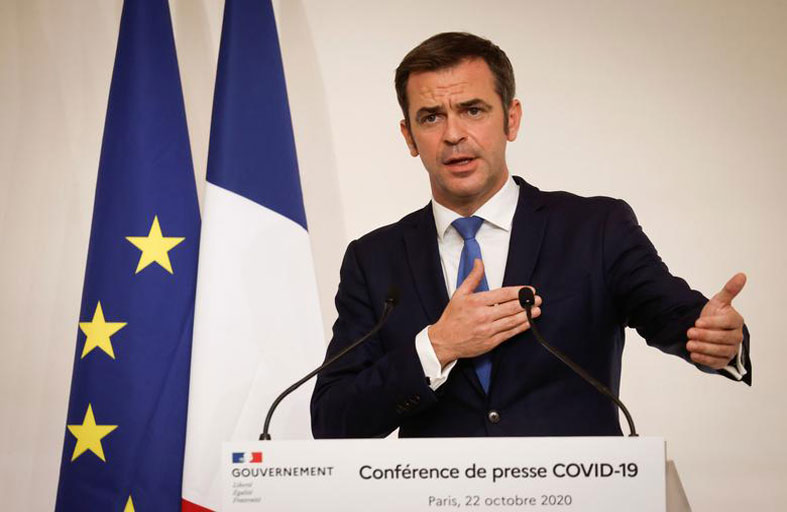 فرنسا تمدد الفترة الفاصلة بين لقاحات فايزر ومودرنا