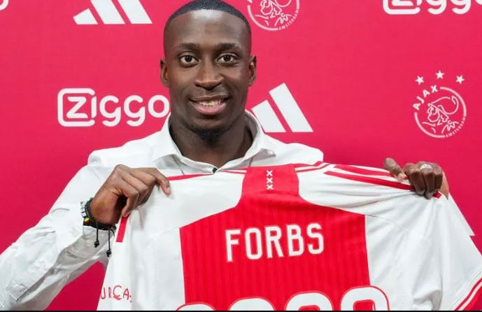 بورخيس يغادر مانشستر سيتي إلى أياكس