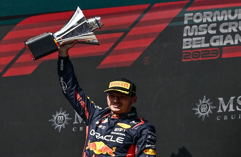 فيرستابن يسعى للاقتراب من إنجاز هاميلتون في «جائزة الاتحاد للطيران الكبرى» للفورمولا1-