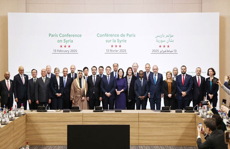 «مؤتمر باريس» يؤكد ضرورة دعم الانتقال السياسي وتعزيز الأمن والاستقرار في سوريا
