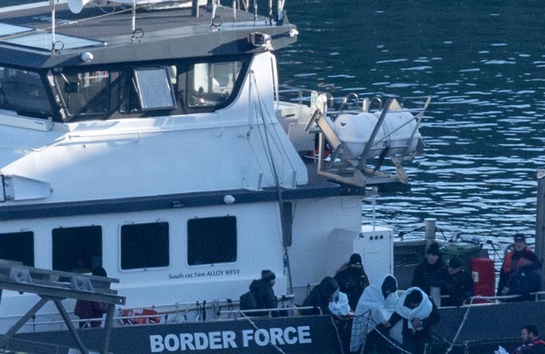 45 ألف مهاجر يصلون السواحل الإنجليزية في 2022