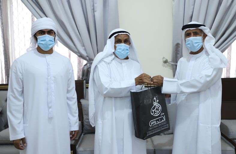 مجلس أولياء أمور الطلبة والطالبات في المنطقة الوسطى يواصل زياراته لكبار المواطنين ويلتقي بالمواطن حمد بن صالح بن خزينه