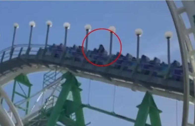 يقفز من أفعوانية قبل ثوان من سقوط مميت