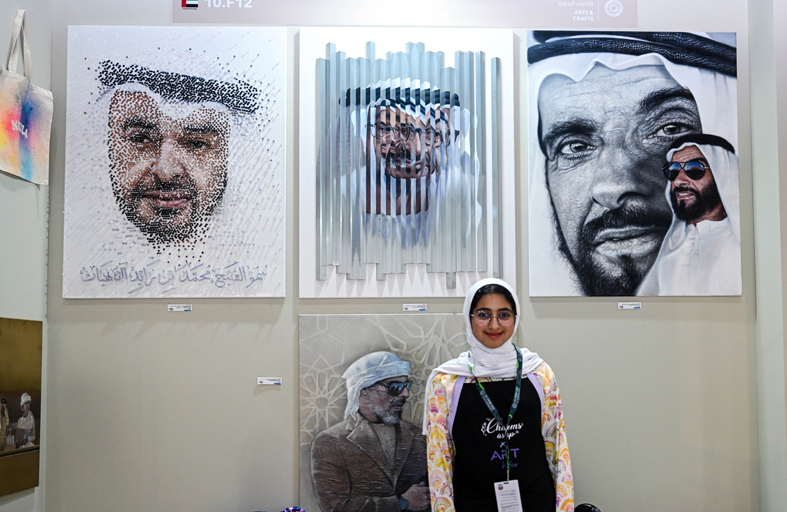 فنانون إماراتيون وعرب وأجانب يعرضون إبداعاتهم  في أبوظبي للصيد والفروسية