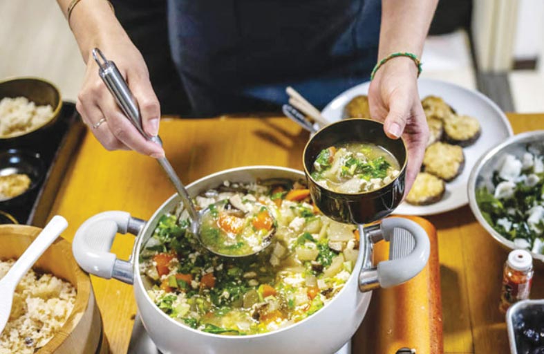 الطهي على الغاز أخطر بـ100 مرة من عادم السيارة