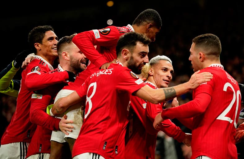 يونايتد يحلم بمحاكاة حقبة سيتي الذهبية 