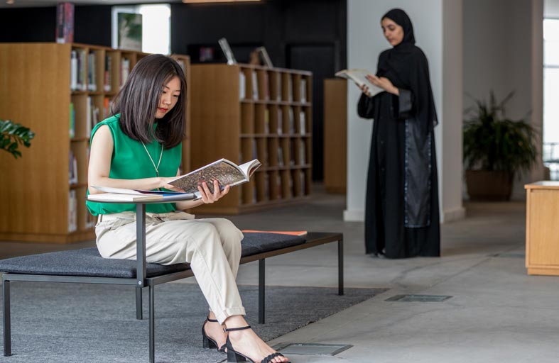 مكتبات دبي العامة تفوز بجائزة التفوق من الاتحاد العربي للمكتبات