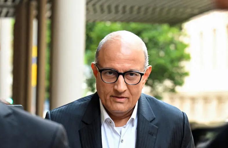  وزير سنغافوري سابق يقر بالذنب في محاكمة فساد نادرة 