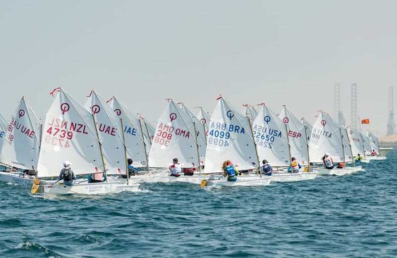 «فريق أبوظبي» يشارك في أسبوع الإبحار الشراعي في سلطنة عمان