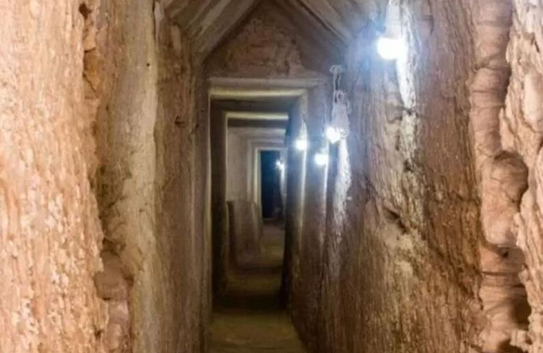 عاد إلى الواجهة.. سر النفق الذي قد يقود لقبر كليوباترا