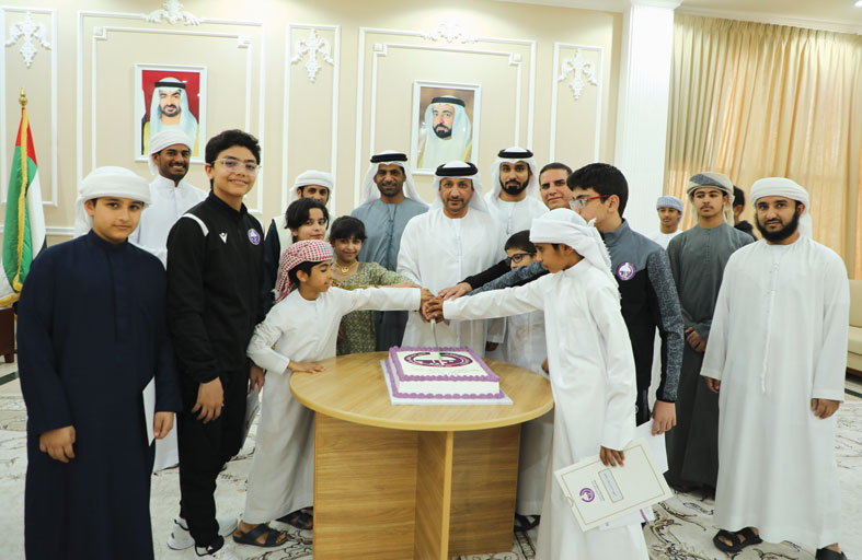 نادي الذيد يحتفي باللاعبين المتفوقين أكاديمياً