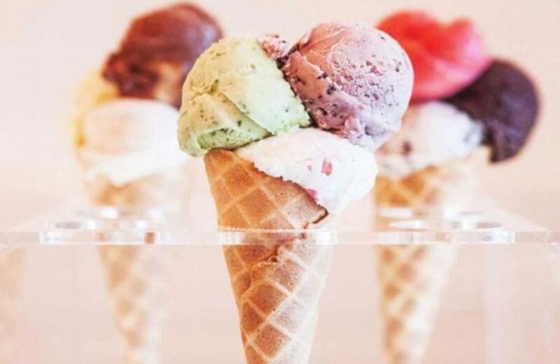 تحذير لكبار السن.. لا تفرطوا في تناول الآيس كريم