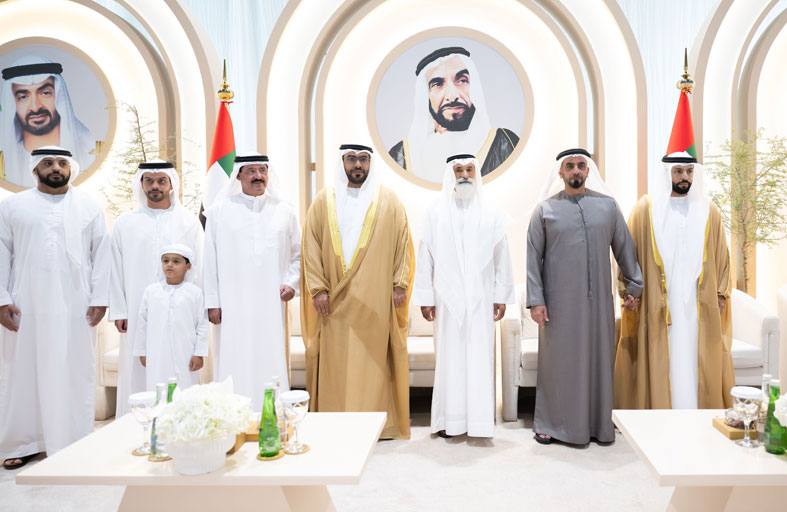 سيف بن زايد يحضر أفراح الظاهري والأحبابي