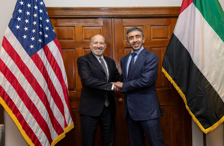 عبدالله بن زايد يلتقي وزير التجارة الأمريكي في واشنطن 