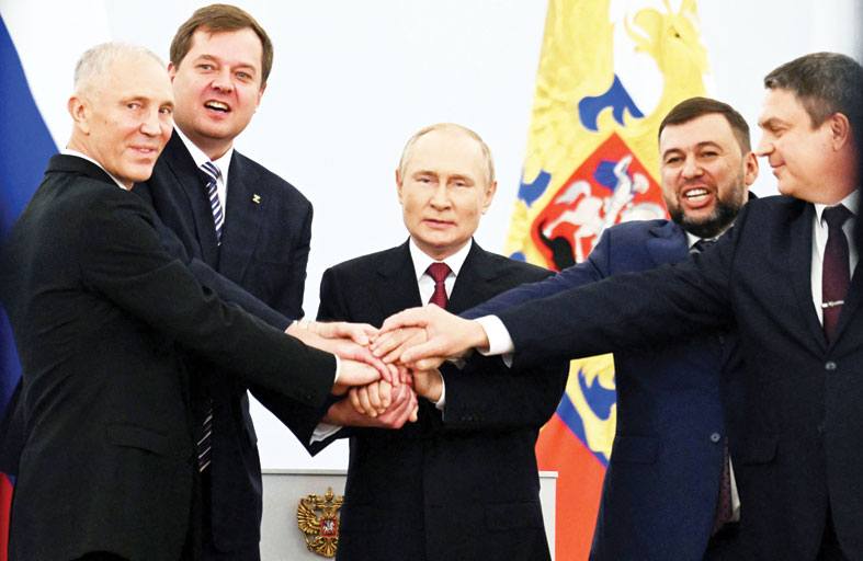 بوتين يوقع على ضم 4 مناطق أوكرانية ويتعهد الدفاع عنها