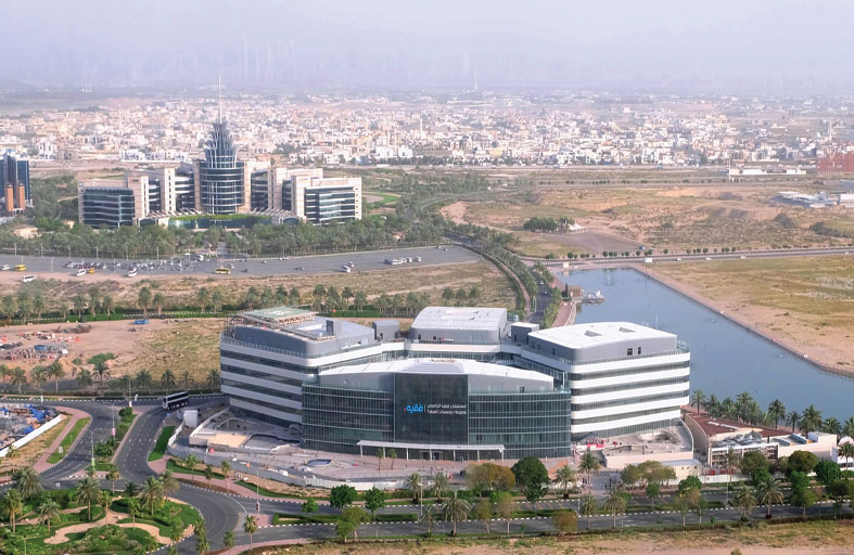 مستشفى فقيه الجامعي يقدم خدمات استشارية مجانية عن بعد للحوامل في الواحة
