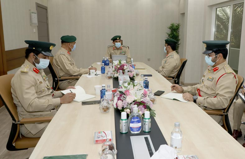 الفريق المري يتفقد الإدارة العامة للتدريب في شرطة دبي