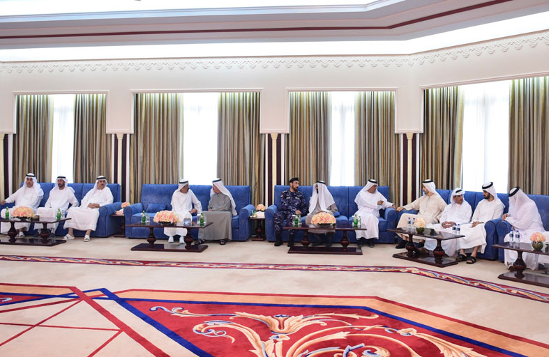 حاكم أم القيوين يستقبل المعزين في وفاة الشيخ محمد بن حميد عبد الرحمن الشامسي