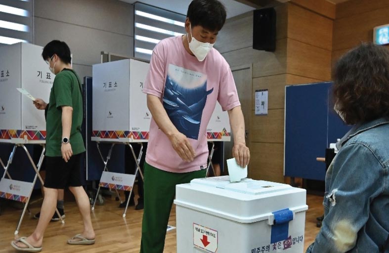  فوز كاسح للحزب الحاكم في كوريا الجنوبية 