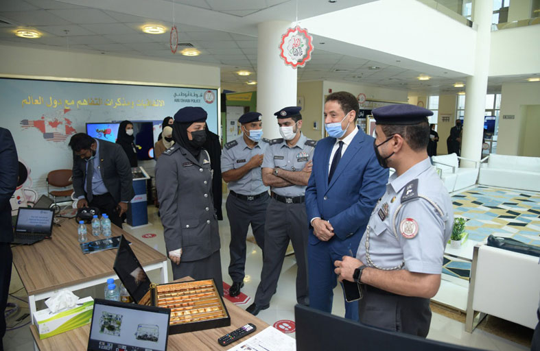 بحث التعاون التدريبي بين شرطة أبوظبي وأكاديمية الشرطة المصرية