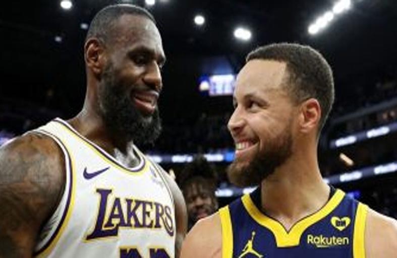  أولمبياد باريس.. جيمس وكوري يتطلعان لقيادة المنتخب الأميركي للسلة