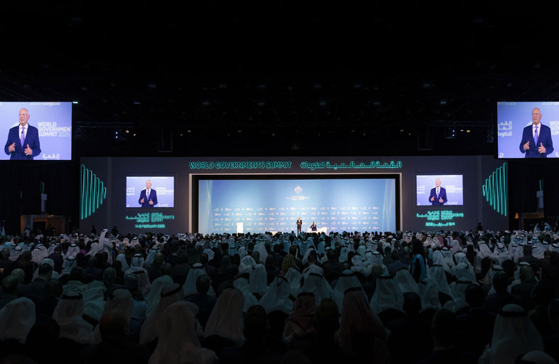 كلاوس شواب يحدد 3 أدوار للحكومات لمواكبة التحول العالمي من عصر الثورة الصناعية إلى العصر الذكي