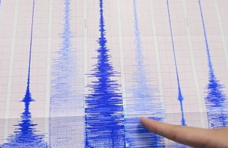 ثقب في قاع المحيط يهدد بزلزال مدمر